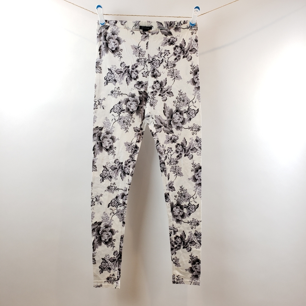 2/$18 Attitude Floral Leggings